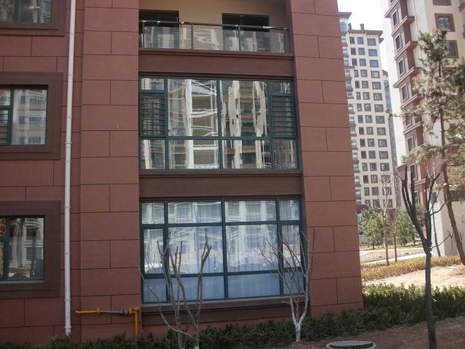 铝塑门全产业链 加工、安装与销售的深度解析与市场展望
